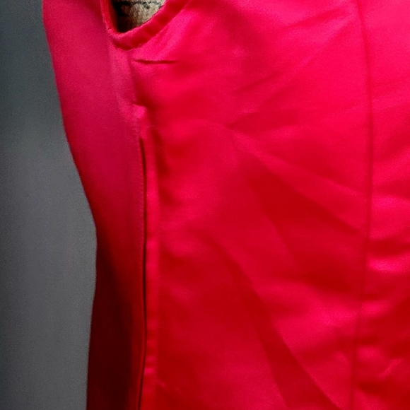 Sag Harbor Red Sleeveless Shirt size 10 with zipper on the side. - Picture 14 of 15